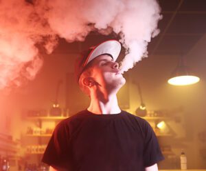 Read more about the article Vaping: A Trendy and Practical Alternative to Smoking – cutting the smelly habit!